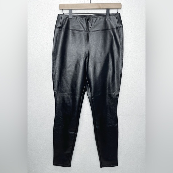 Gap True Black Faux Leather Pull On Leggings Size Medium - Picture 2 of 7